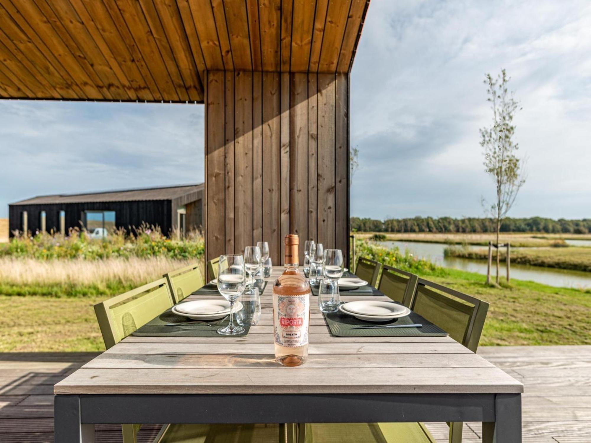 Vakantiehuis Welcoming With Terrace *